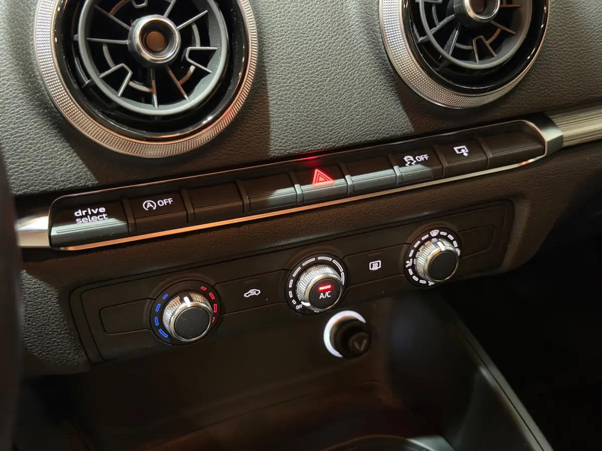 1.0 TFSI Sport Lease Edition 116-PK/2E-EIG!/NAVI/CRUISE/LED/PDC/DYNAMIC/NAP/APK