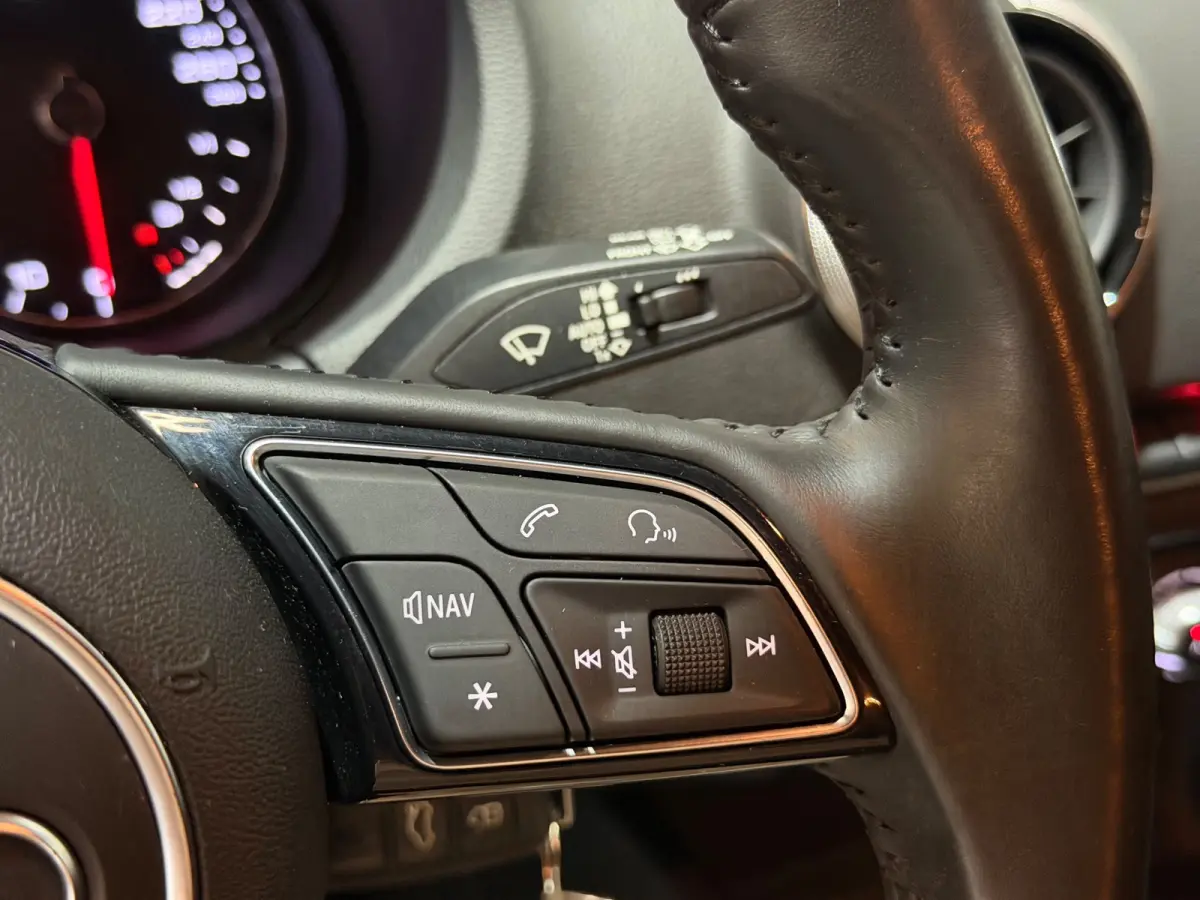 1.0 TFSI Sport Lease Edition 116-PK/2E-EIG!/NAVI/CRUISE/LED/PDC/DYNAMIC/NAP/APK