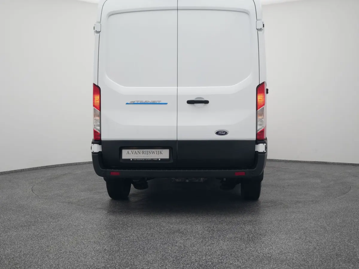 350 L2H2 Ambiente 68 kWh 50 L2H2 Trend 68 kWh | CAMERA | CARPLAY | STOELVERW.