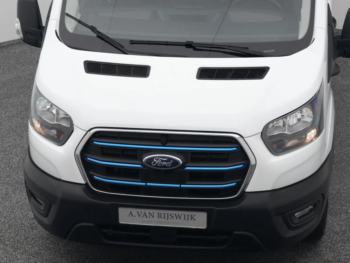 350 L2H2 Ambiente 68 kWh 50 L2H2 Trend 68 kWh | CAMERA | CARPLAY | STOELVERW.