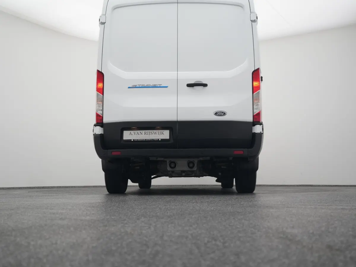 350 L2H2 Ambiente 68 kWh 50 L2H2 Trend 68 kWh | CAMERA | CARPLAY | STOELVERW.
