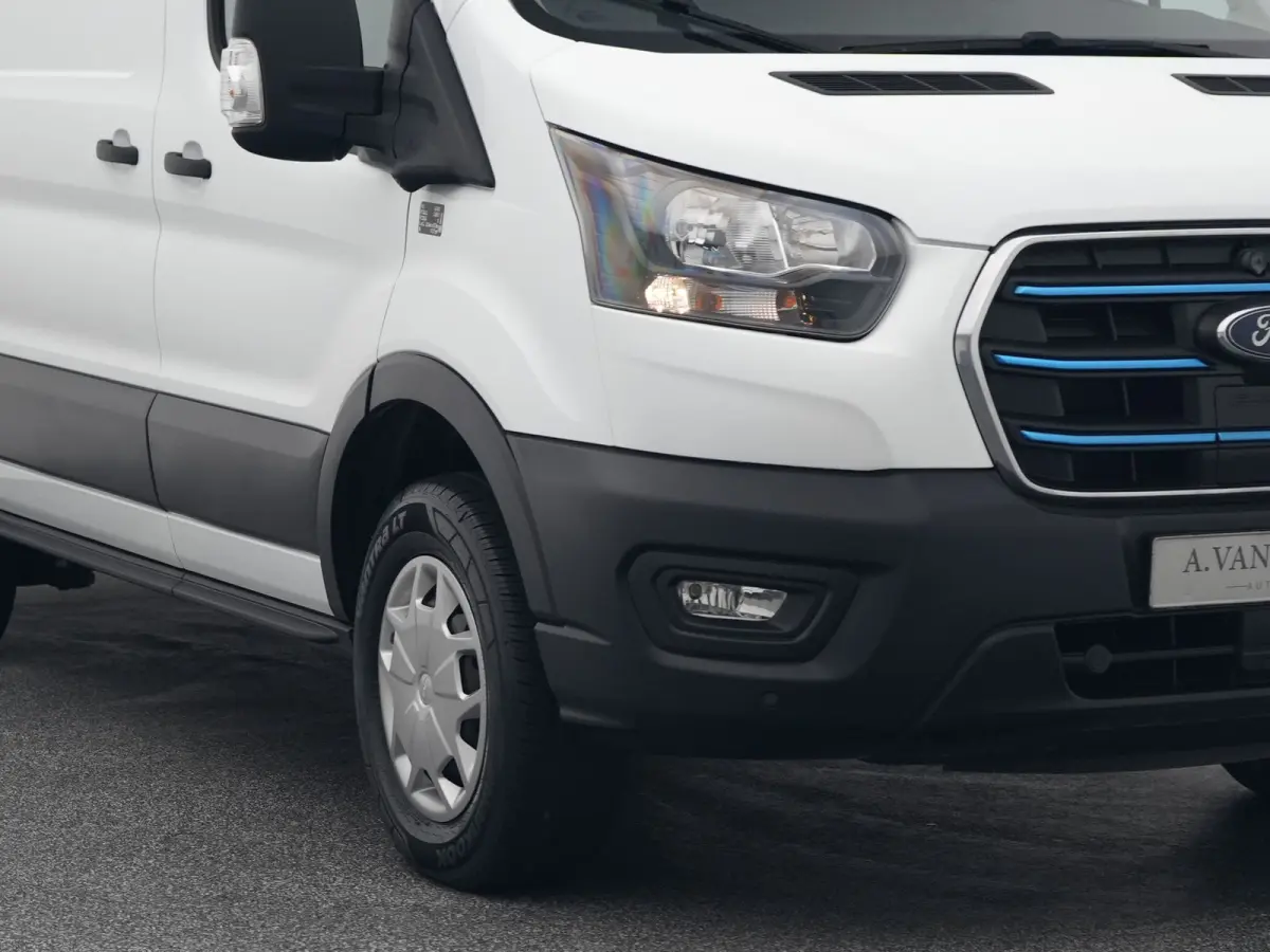 350 L2H2 Ambiente 68 kWh 50 L2H2 Trend 68 kWh | CAMERA | CARPLAY | STOELVERW.