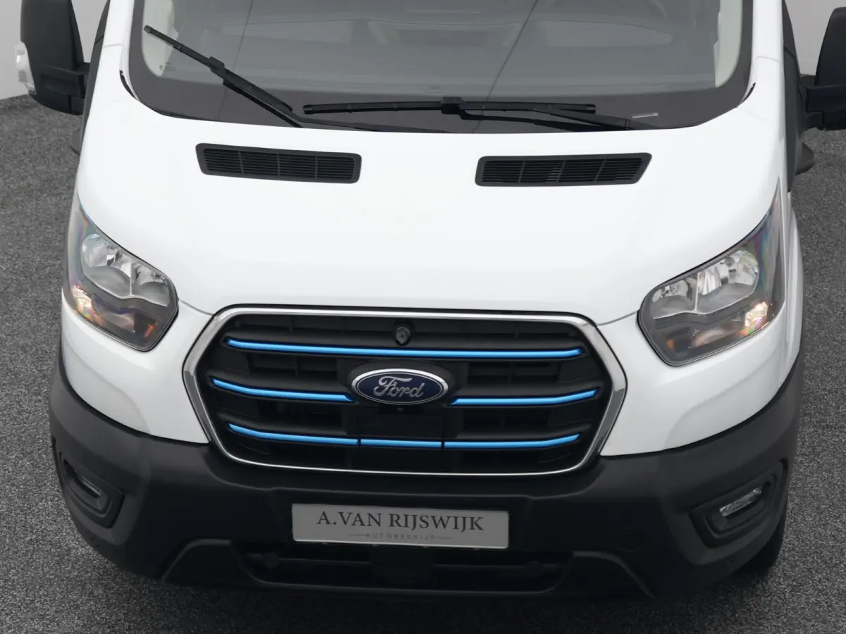 350 L2H2 Ambiente 68 kWh 50 L2H2 Trend 68 kWh | CAMERA | CARPLAY | STOELVERW.
