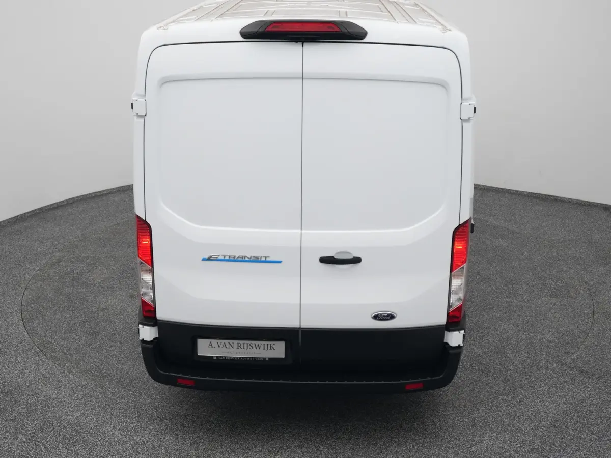 350 L2H2 Ambiente 68 kWh 50 L2H2 Trend 68 kWh | CAMERA | CARPLAY | STOELVERW.