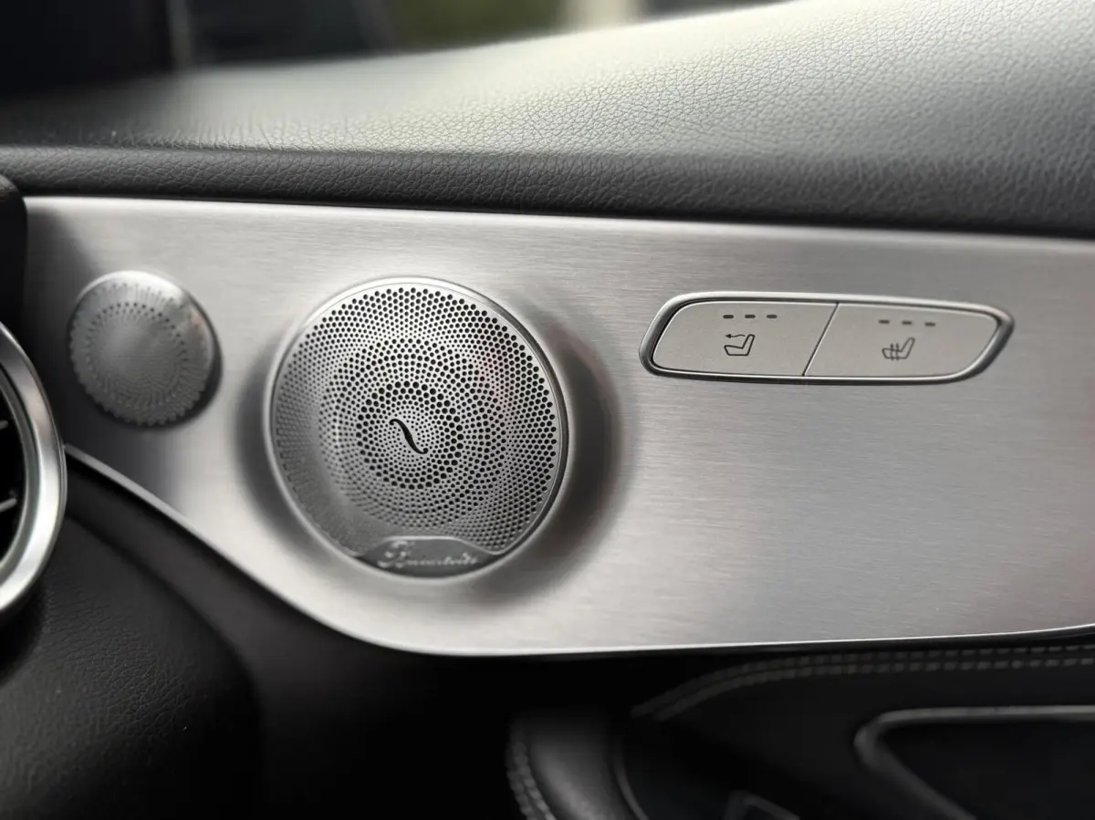 C300