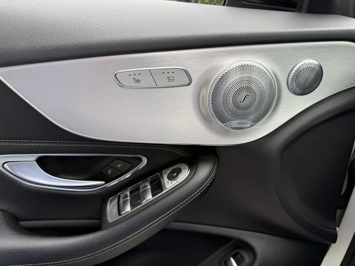 C300