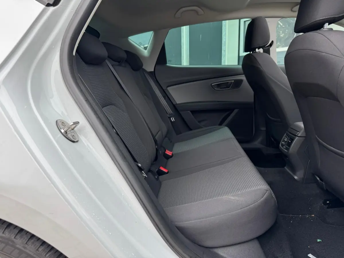 1.2 TSI Style Business Intense | Panorama | Carplay | Cruise | Climate | LED | Stoelverwarming | Sensoren