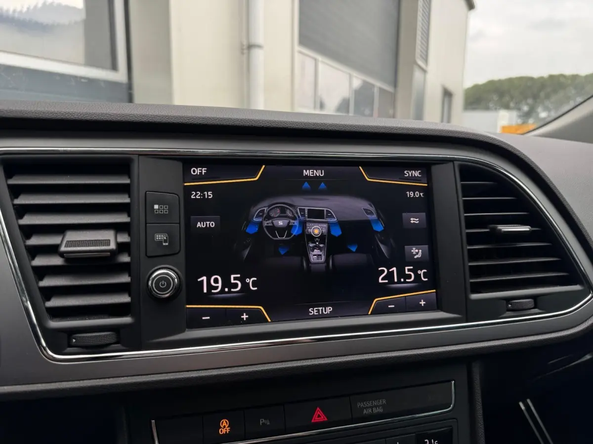 1.2 TSI Style Business Intense | Panorama | Carplay | Cruise | Climate | LED | Stoelverwarming | Sensoren