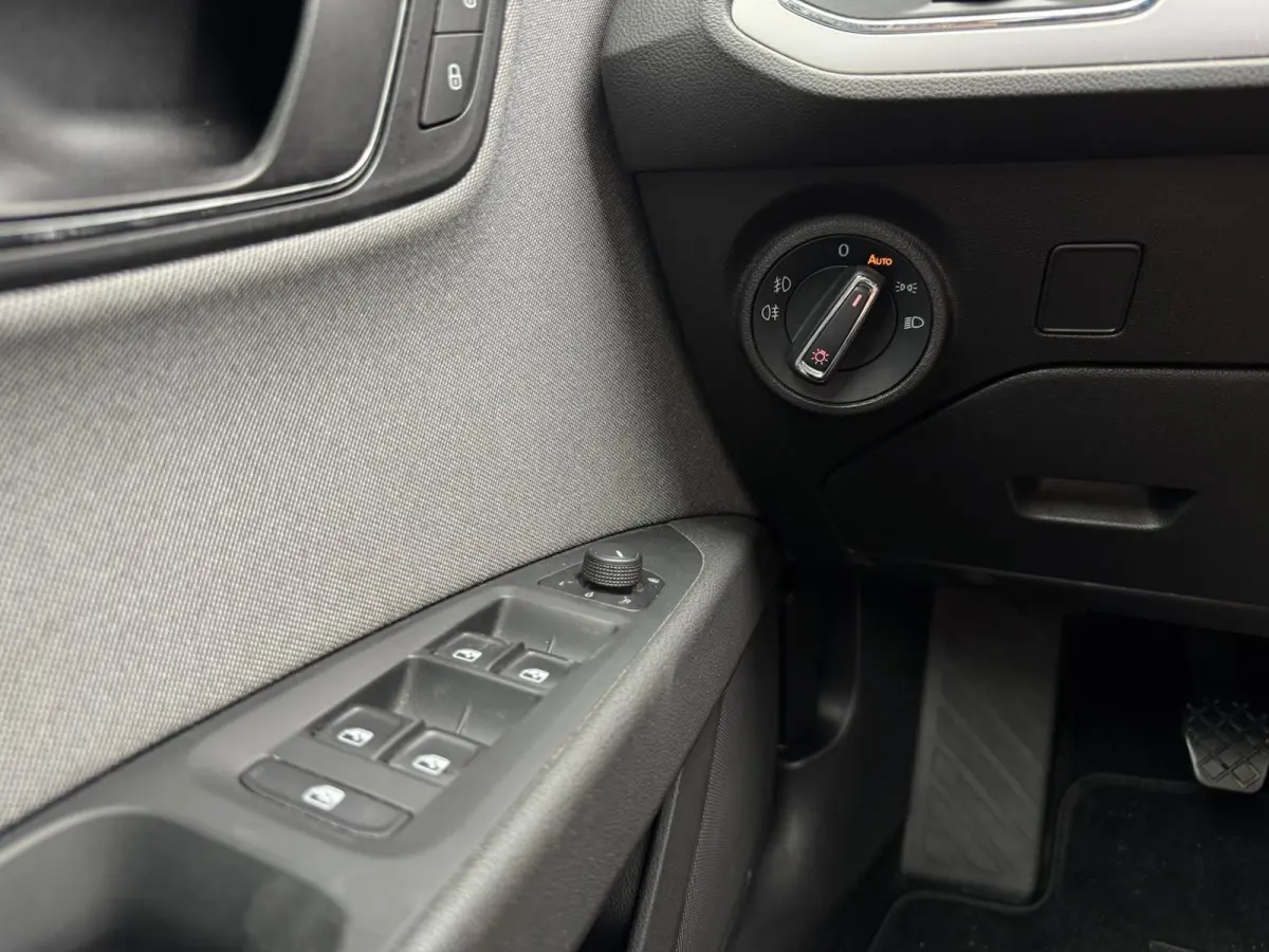 1.2 TSI Style Business Intense | Panorama | Carplay | Cruise | Climate | LED | Stoelverwarming | Sensoren