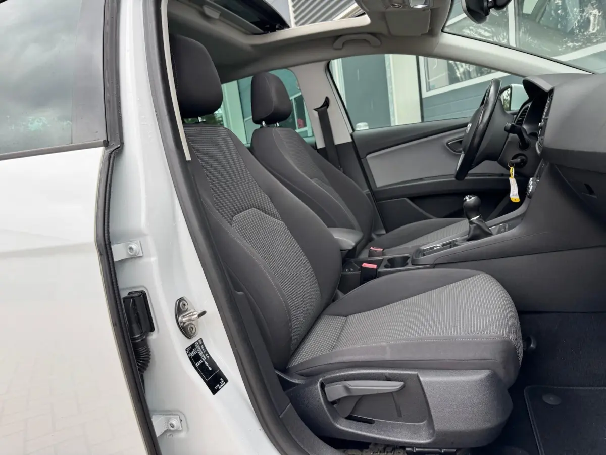 1.2 TSI Style Business Intense | Panorama | Carplay | Cruise | Climate | LED | Stoelverwarming | Sensoren