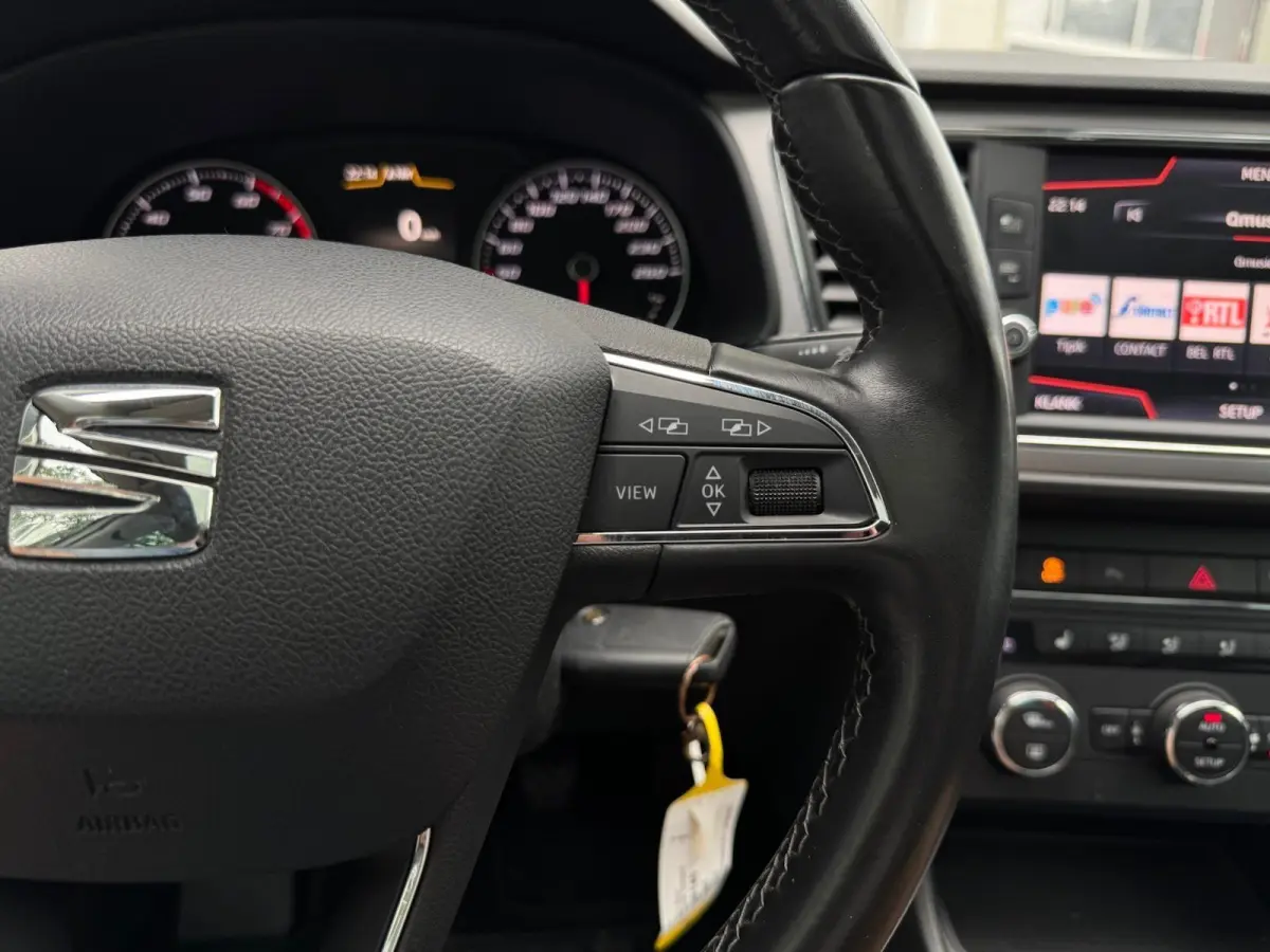 1.2 TSI Style Business Intense | Panorama | Carplay | Cruise | Climate | LED | Stoelverwarming | Sensoren