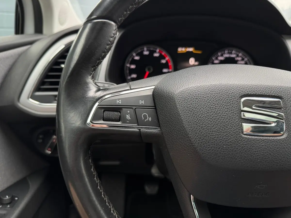 1.2 TSI Style Business Intense | Panorama | Carplay | Cruise | Climate | LED | Stoelverwarming | Sensoren