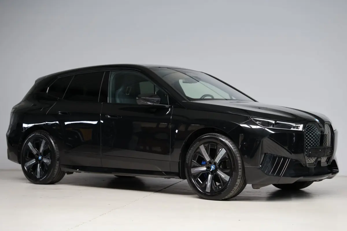 XDrive50 High Executive 112 kWh | panoramadak skylounge | laser led | stoelkoeling | elek. trekhaak | massage | keyless