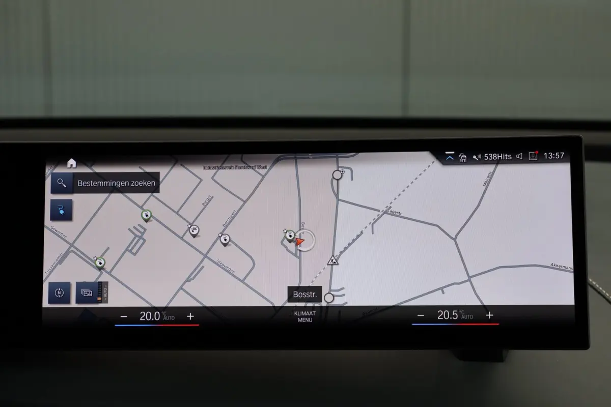 XDrive50 High Executive 112 kWh | panoramadak skylounge | laser led | stoelkoeling | elek. trekhaak | massage | keyless