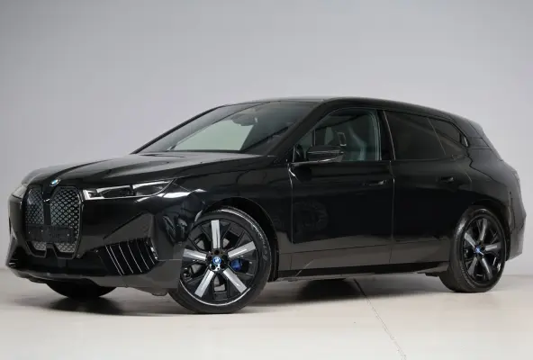 XDrive50 High Executive 112 kWh | panoramadak skylounge | laser led | stoelkoeling | elek. trekhaak | massage | keyless
