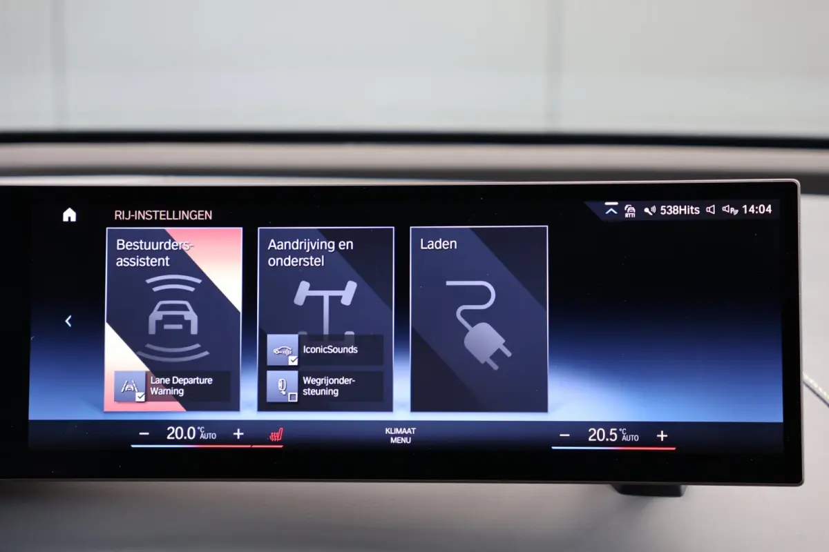 XDrive50 High Executive 112 kWh | panoramadak skylounge | laser led | stoelkoeling | elek. trekhaak | massage | keyless