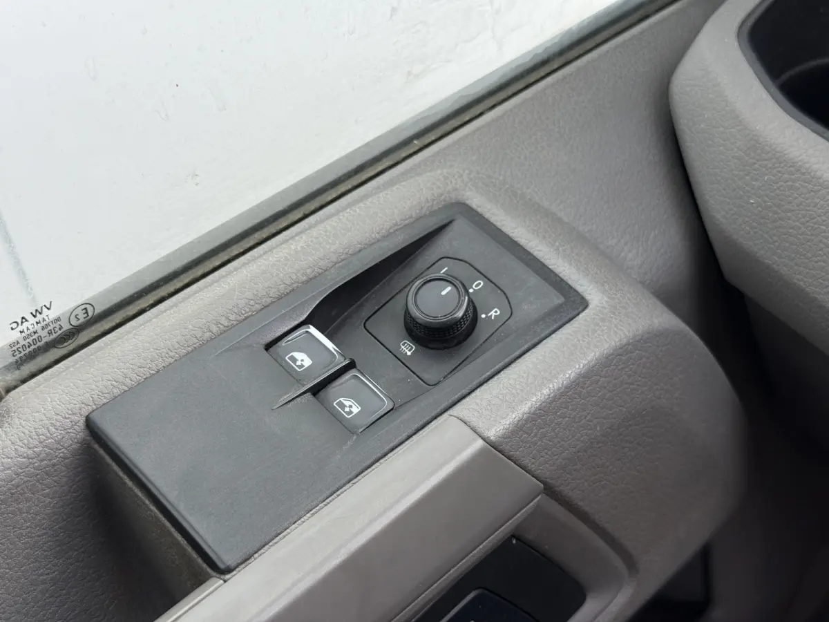 3.140 2.0 TDI Automaat Open Laadbak Kist Dubbele cabine 6-persoons Airco Trekhaak Navigatie Carplay Pritische Pickup Open Box