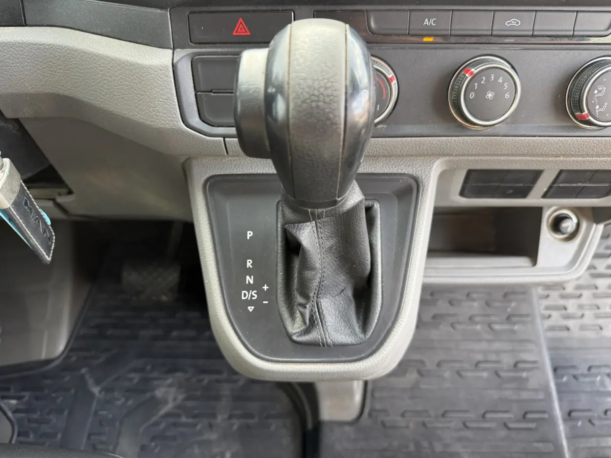 3.140 2.0 TDI Automaat Open Laadbak Kist Dubbele cabine 6-persoons Airco Trekhaak Navigatie Carplay Pritische Pickup Open Box