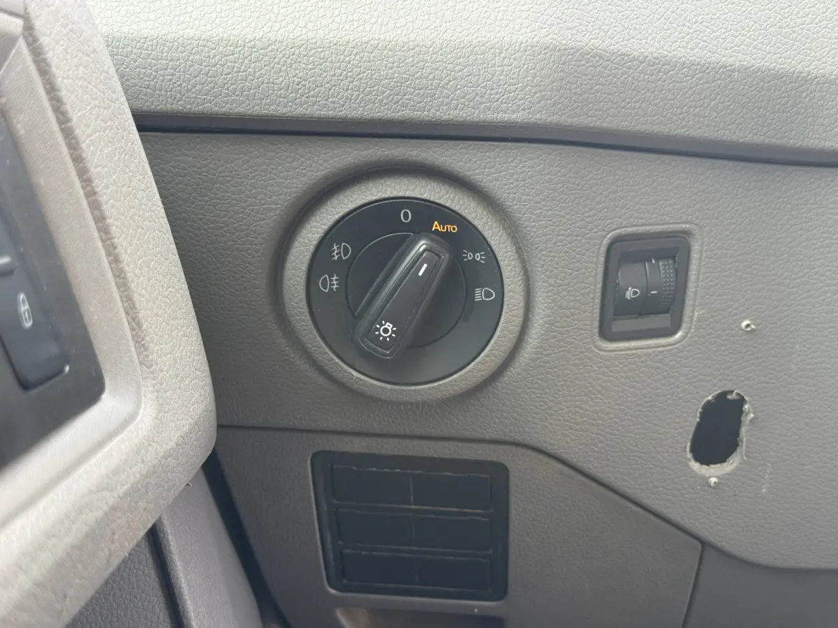 3.140 2.0 TDI Automaat Open Laadbak Kist Dubbele cabine 6-persoons Airco Trekhaak Navigatie Carplay Pritische Pickup Open Box