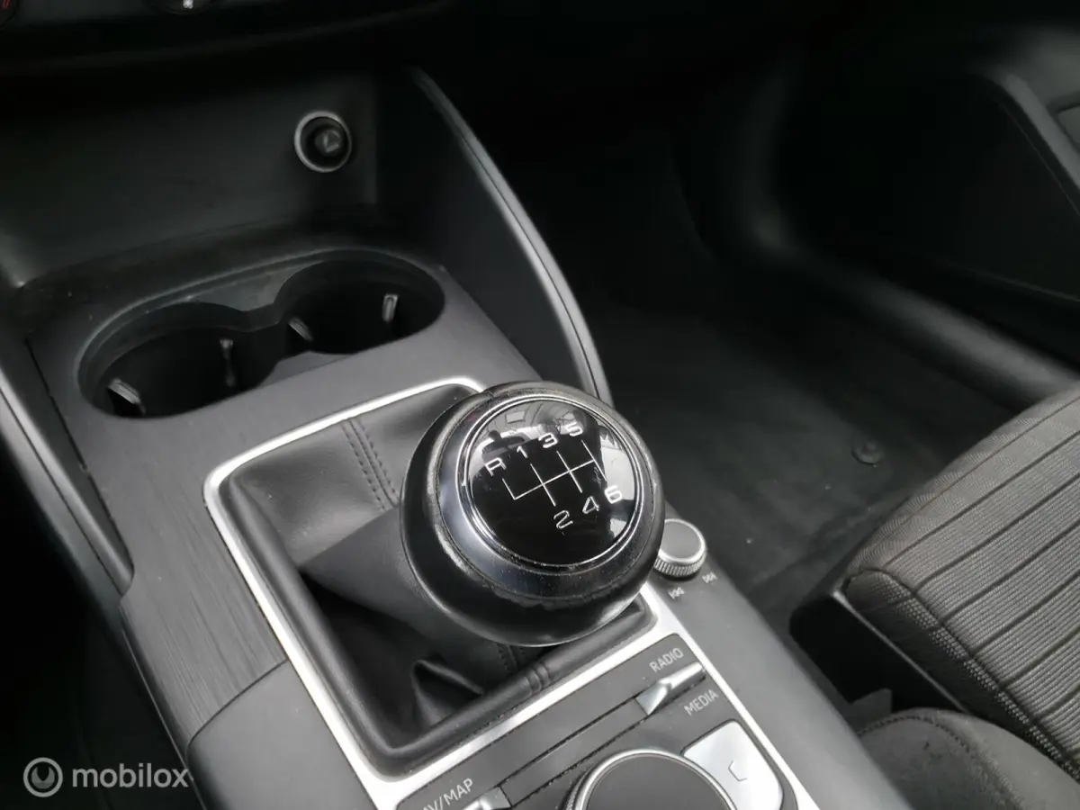 1.0 TFSI / Navi / PDC / Drive Select / LED