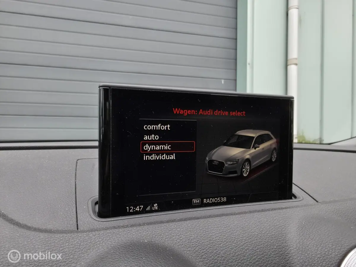 1.0 TFSI / Navi / PDC / Drive Select / LED