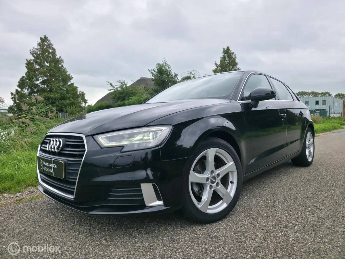 1.0 TFSI / Navi / PDC / Drive Select / LED