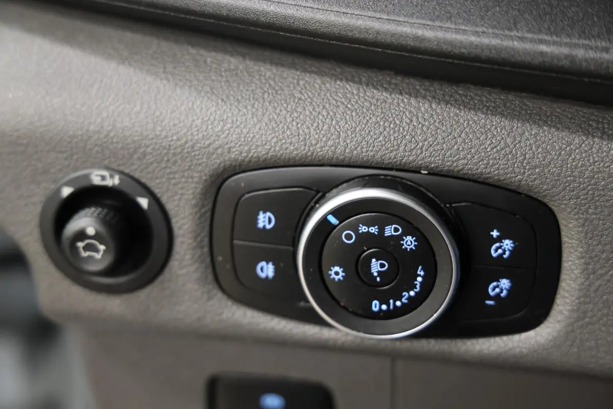 350 L4H3 Trend 68 kWh CAMERA NAVI