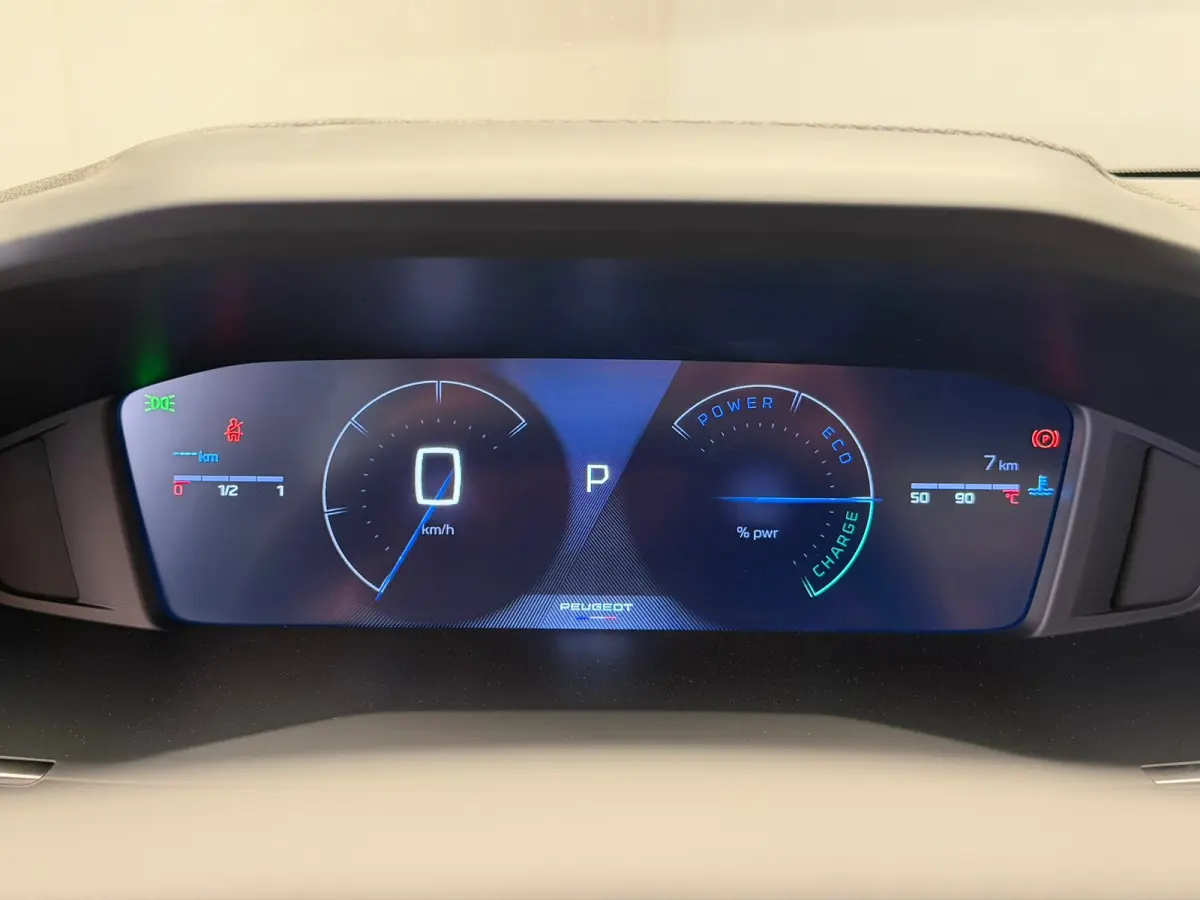 Allure | Elektrische parkeerrem | Extra getinte achterste zijruiten en achterruit | Extra getinte achterste zijruiten en achterruit