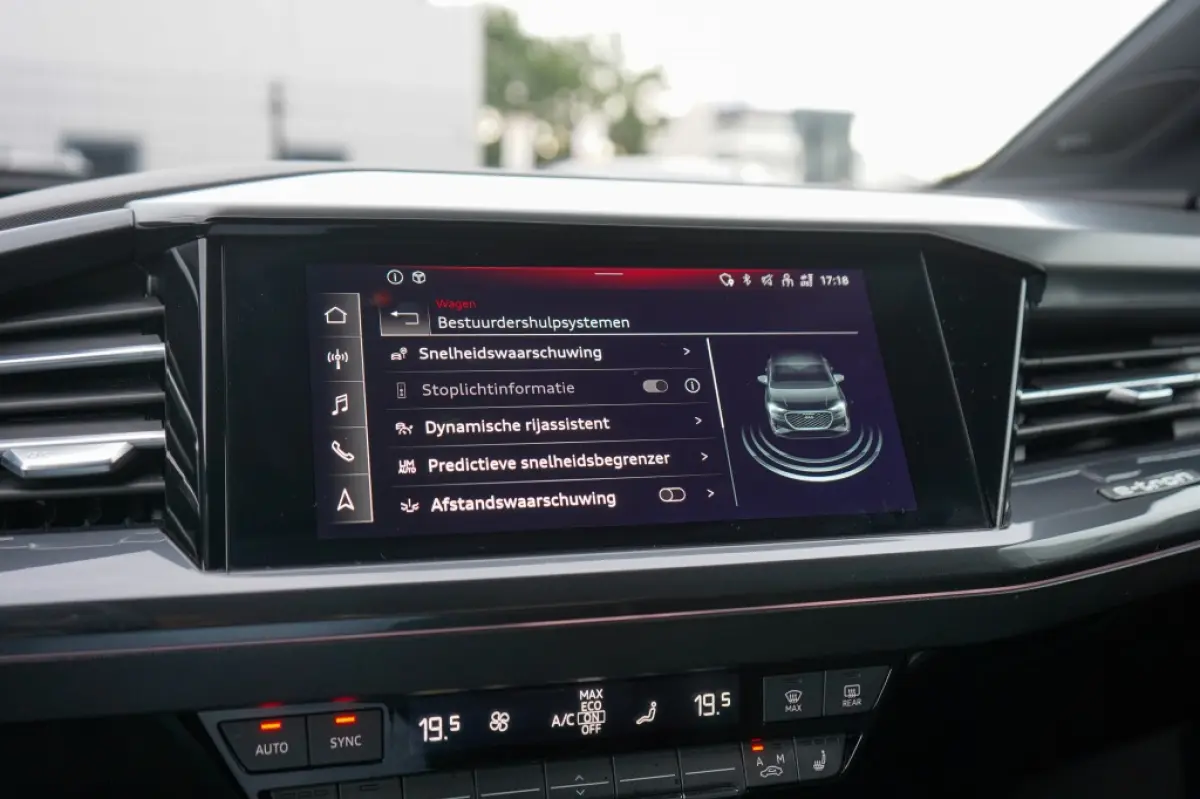 35 L ed S Com 55 kWh | 91,36% SOH | Sonos | Matrix | Camera | Adap. Cruise |