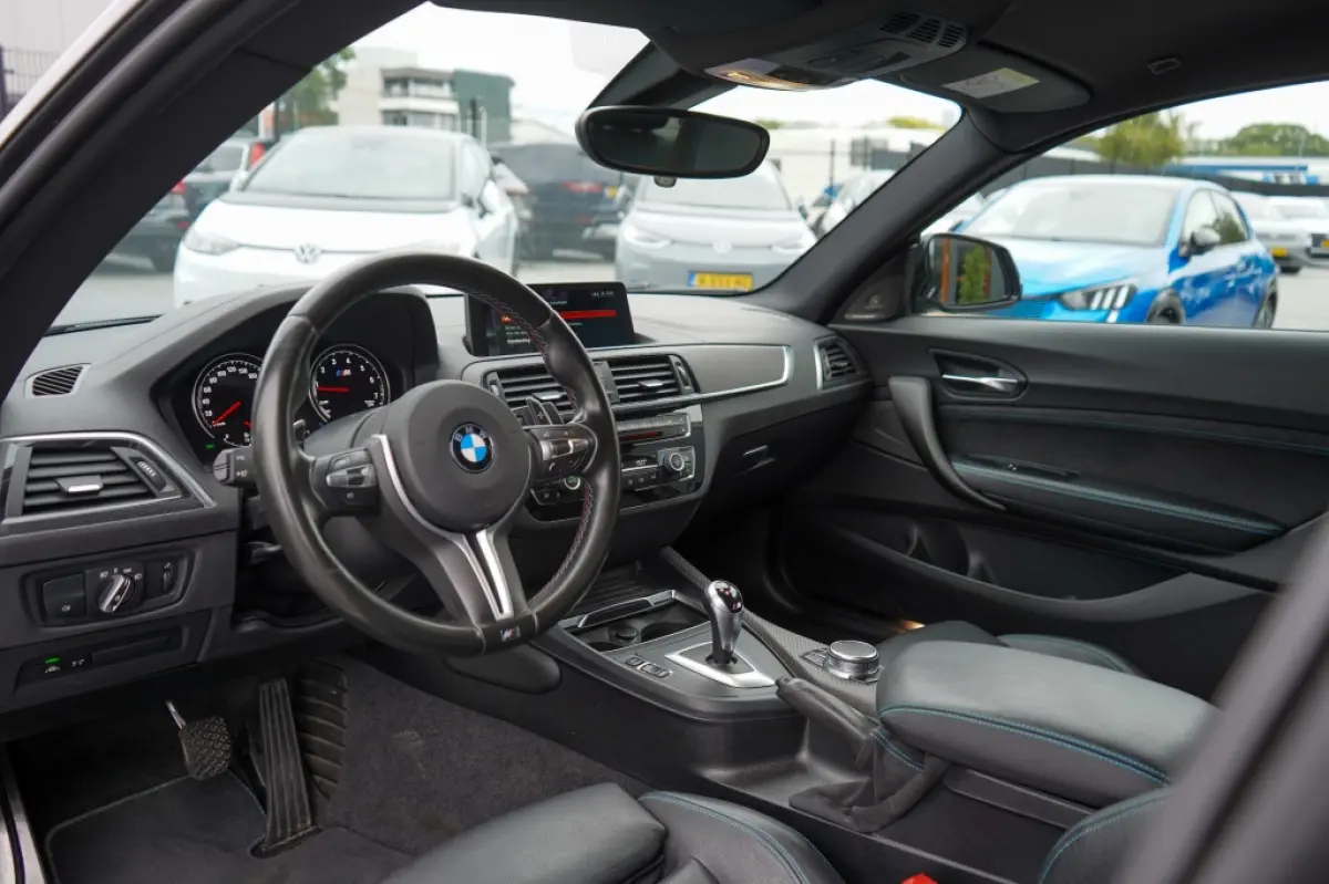 M2 DCT | Carbon | H&K | CarPlay | Memory | Camera | Adaptive LED