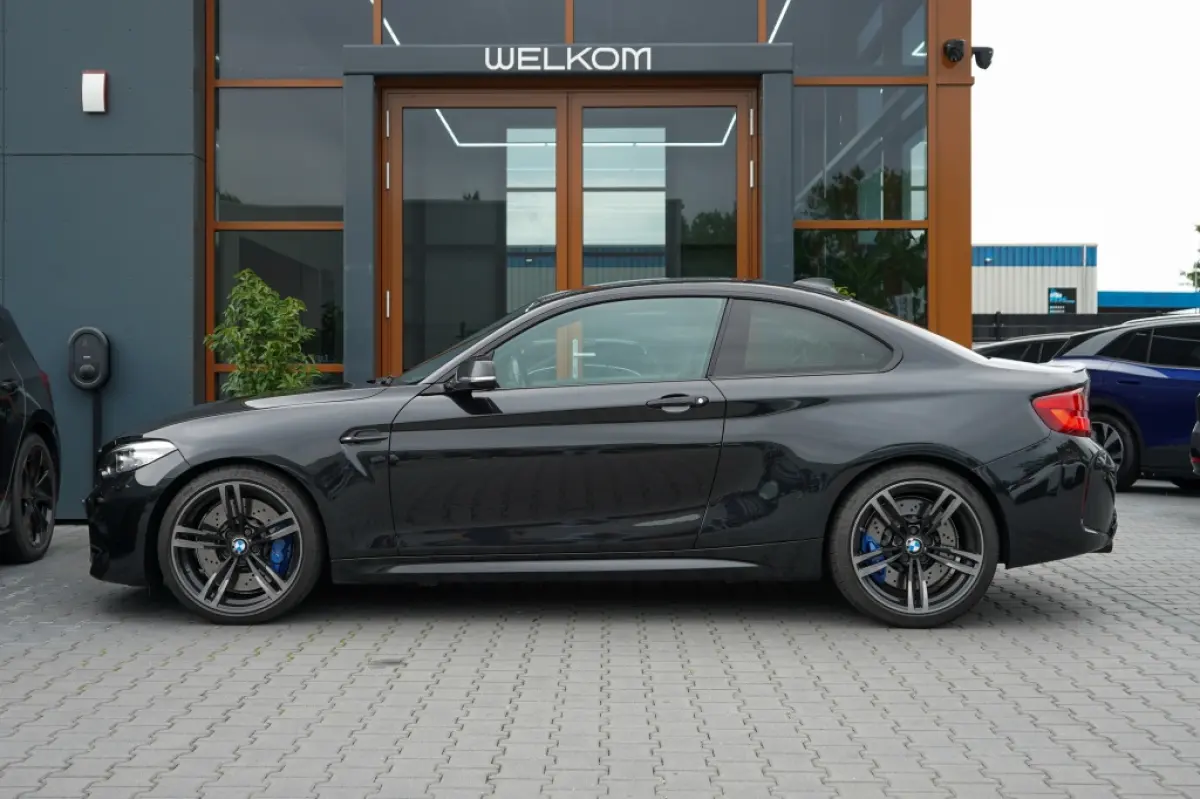 M2 DCT | Carbon | H&K | CarPlay | Memory | Camera | Adaptive LED
