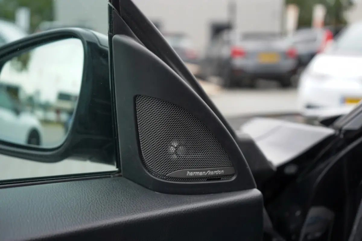 M2 DCT | Carbon | H&K | CarPlay | Memory | Camera | Adaptive LED