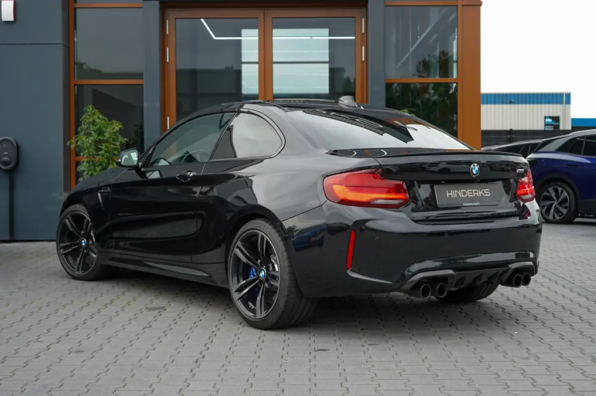 M2 DCT | Carbon | H&K | CarPlay | Memory | Camera | Adaptive LED