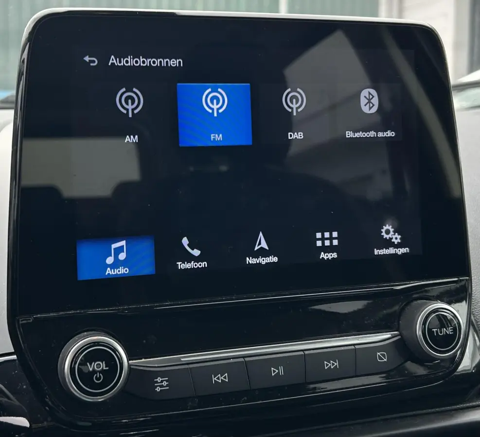 1.0 EcoBoost ST-Line 125PK | ZEER LUXE! | Nette Staat! | Volledige Onderhoudshistorie | 2026 Onderhoud Gehad | NL Auto | NAP | Trekhaak | Dodehoekdetectie | Xenon | B&O Audio | Achteruitrijc
