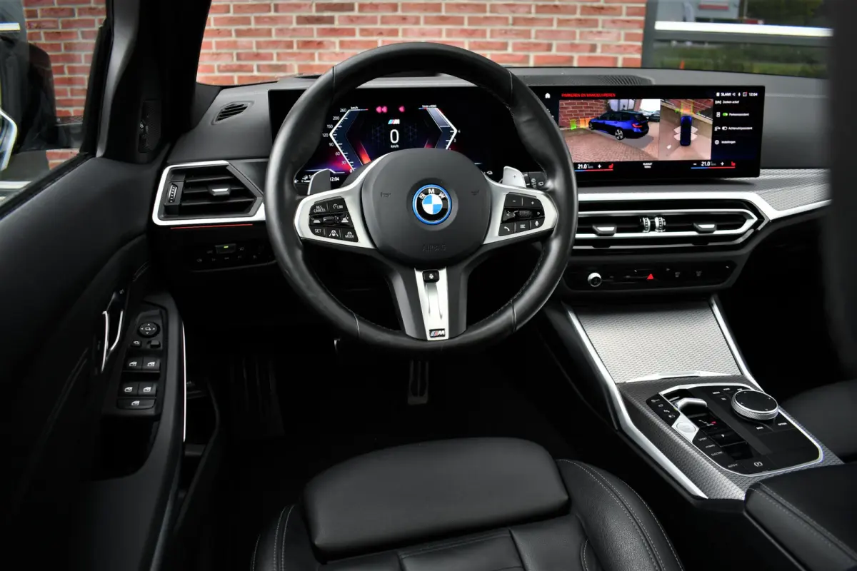 330e xDrive M-Sport Pro Pano DA-Prof 360 HUD H/K E-zetels 19inch
