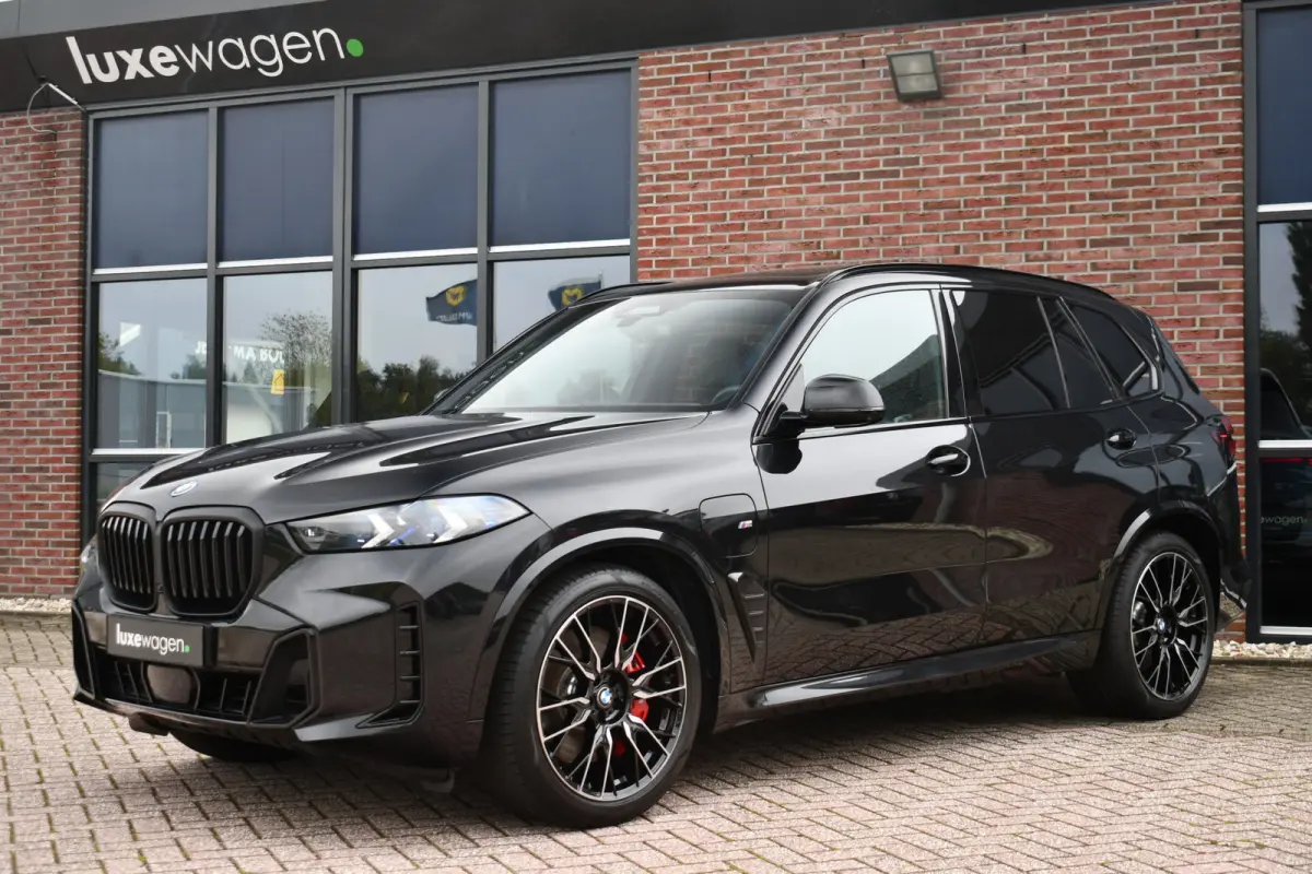 xDrive50e M-Sport Pro Skylounge Trekh ACC Comf-seat 360 H/K HUD Soft-close
