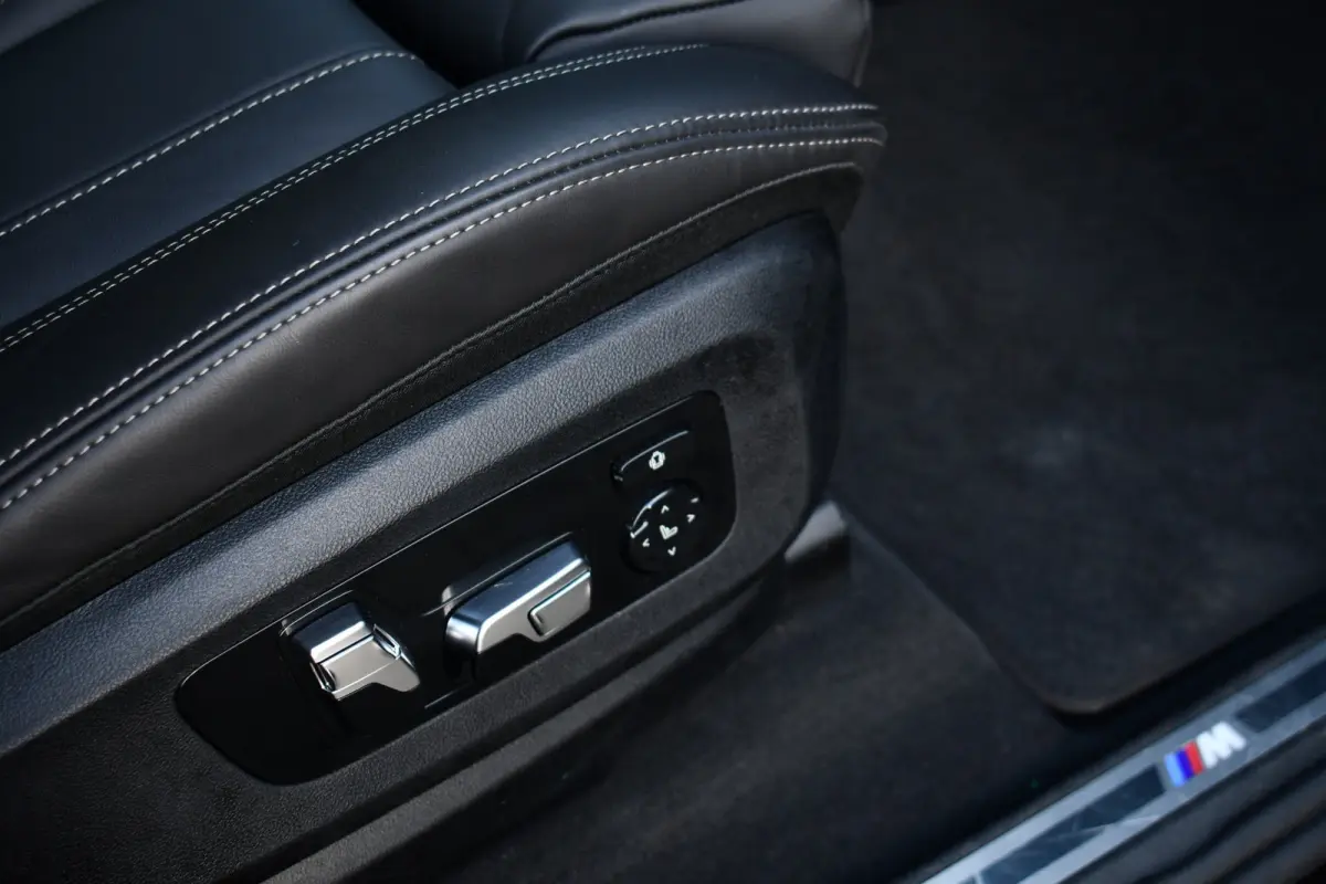 xDrive50e M-Sport Pro Skylounge Trekh ACC Comf-seat 360 H/K HUD Soft-close
