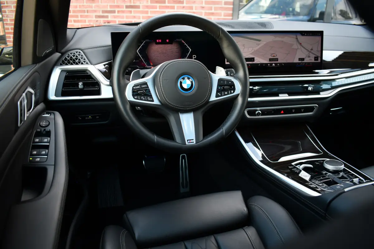 xDrive50e M-Sport Pro Skylounge Trekh ACC Comf-seat 360 H/K HUD Soft-close