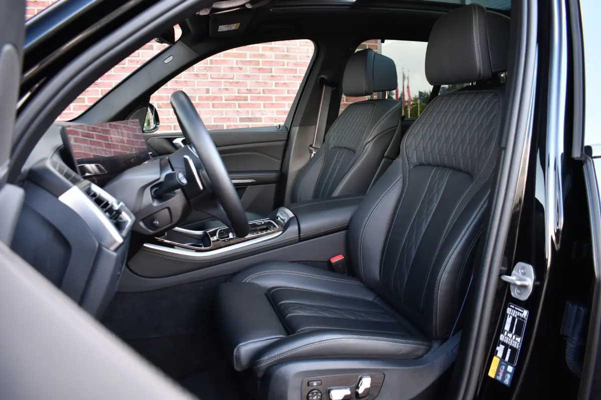 xDrive50e M-Sport Pro Skylounge Trekh ACC Comf-seat 360 H/K HUD Soft-close