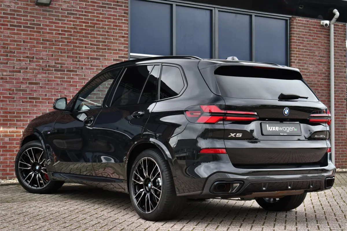 xDrive50e M-Sport Pro Skylounge Trekh ACC Comf-seat 360 H/K HUD Soft-close