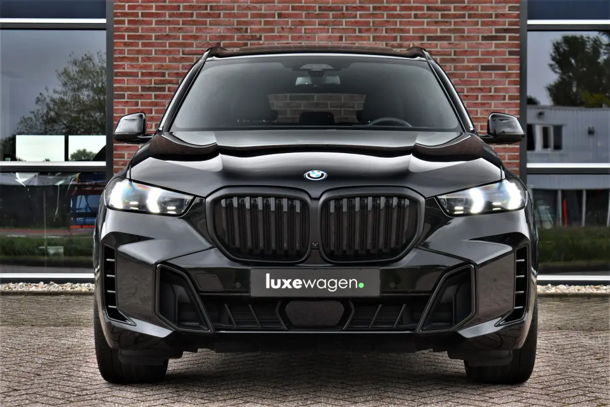 xDrive50e M-Sport Pro Skylounge Trekh ACC Comf-seat 360 H/K HUD Soft-close