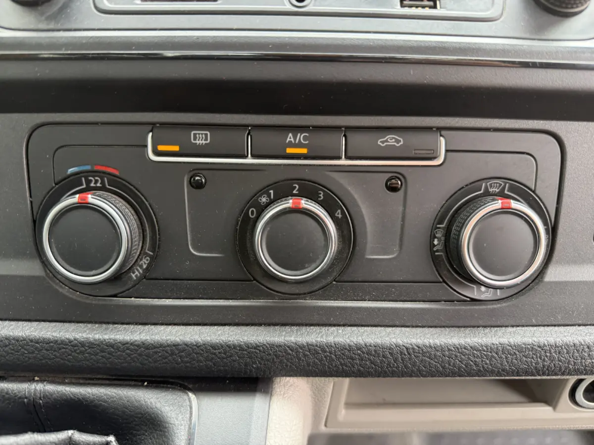T6 150PK Open Laadbak Cruise Control Airco 2.2T Trekhaak Pritische Pickup Open Box