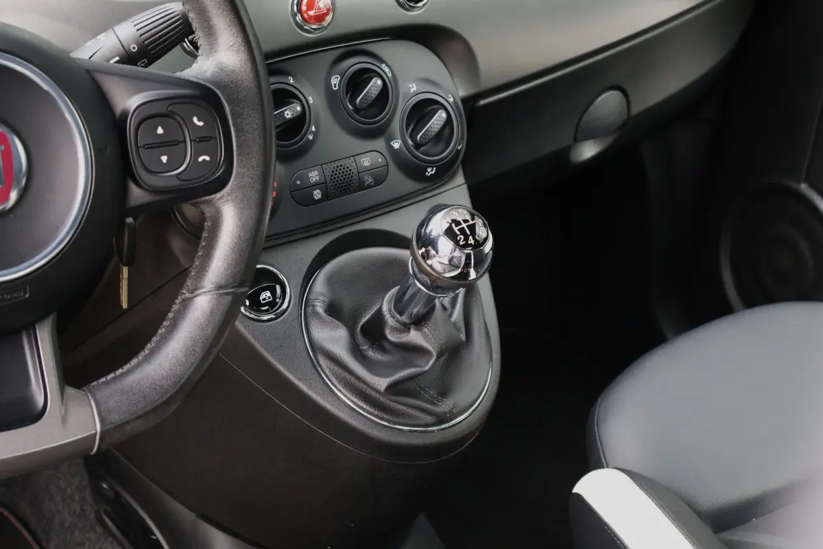 1.2 S Sport | Half lederen sportstoelen | Digitale tellers | Navi | Bluetooth | Parkeersensoren | 16 Inch lichtmetaal