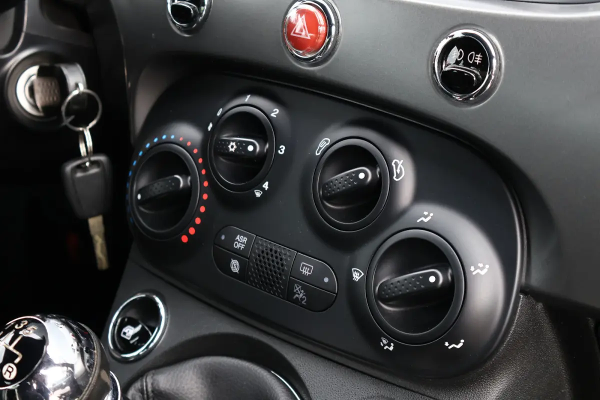 1.2 S Sport | Half lederen sportstoelen | Digitale tellers | Navi | Bluetooth | Parkeersensoren | 16 Inch lichtmetaal