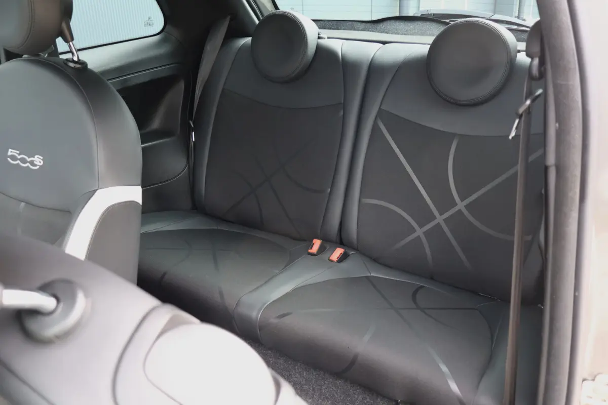 1.2 S Sport | Half lederen sportstoelen | Digitale tellers | Navi | Bluetooth | Parkeersensoren | 16 Inch lichtmetaal