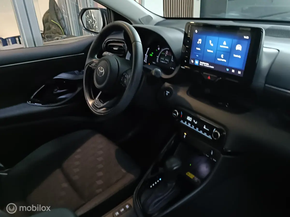 1.5 Hybrid AUTOMAAT 5 JAAR GARANTIE XENON LED camera CARPLAY ANDROID Cruide stoelver velgen