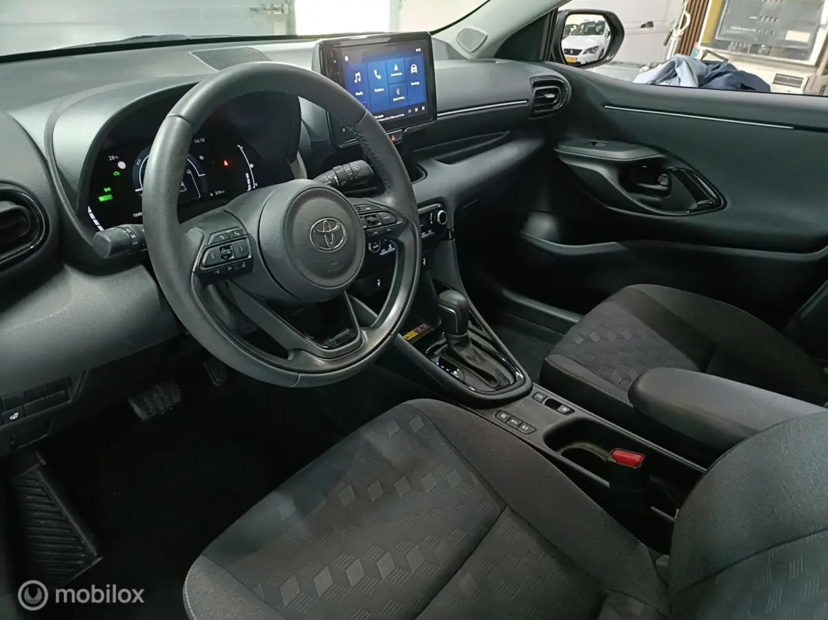 1.5 Hybrid AUTOMAAT 5 JAAR GARANTIE XENON LED camera CARPLAY ANDROID Cruide stoelver velgen