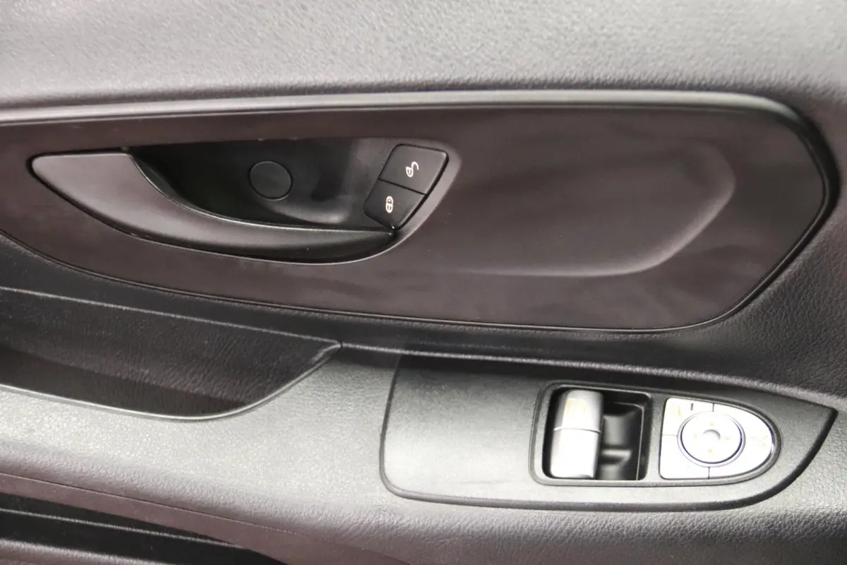 116 CDI Lang AUTOMAAT Airco dubbele schuifdeur Mercedes-Benz Vito 116 CDI Lang airco dubbele schuifdeur