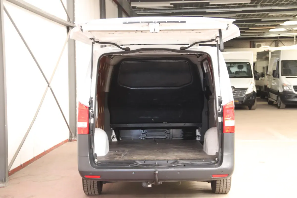 CDI LANG NAVI TREKHAAK Mercedes-Benz Vito CDI Lang NAVIGATIE TREKHAAK