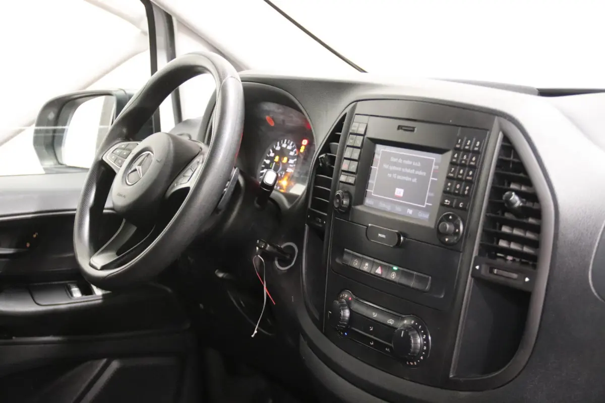 CDI LANG NAVI TREKHAAK Mercedes-Benz Vito CDI Lang NAVIGATIE TREKHAAK